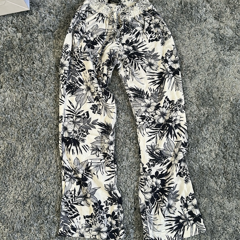 Women’s linen pants, size small